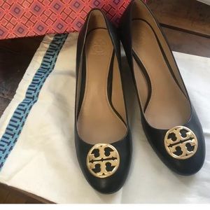 Tory Burch Chelsea Wedge sz 9 exc condition